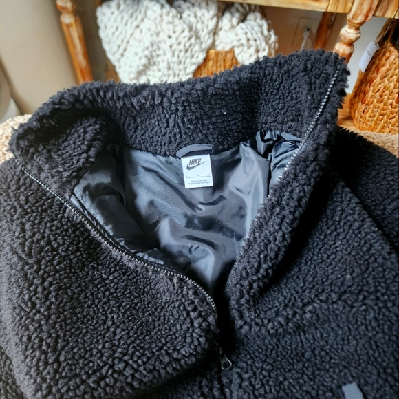 Nike sherpa jacket - Picture 3 of 3